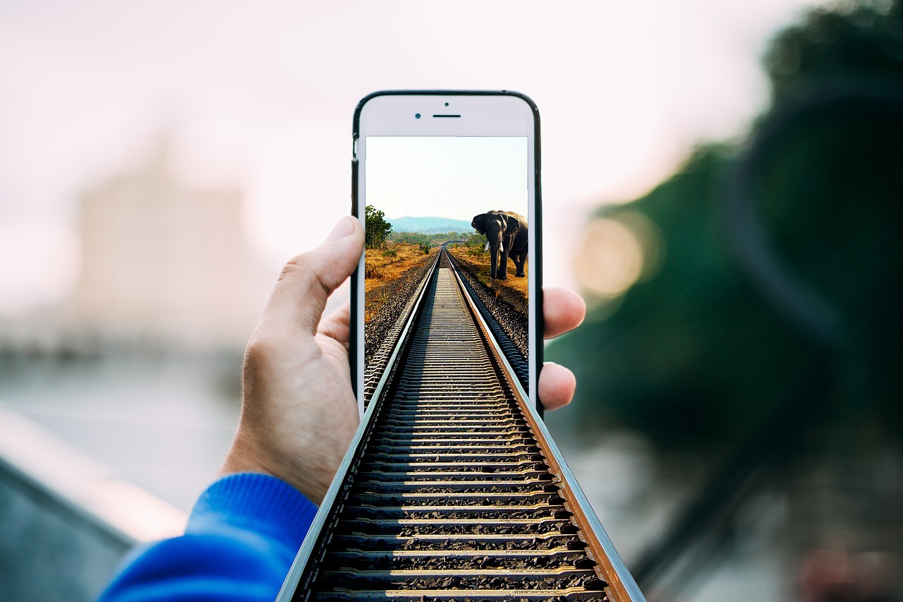exact location of Train on Smartphone