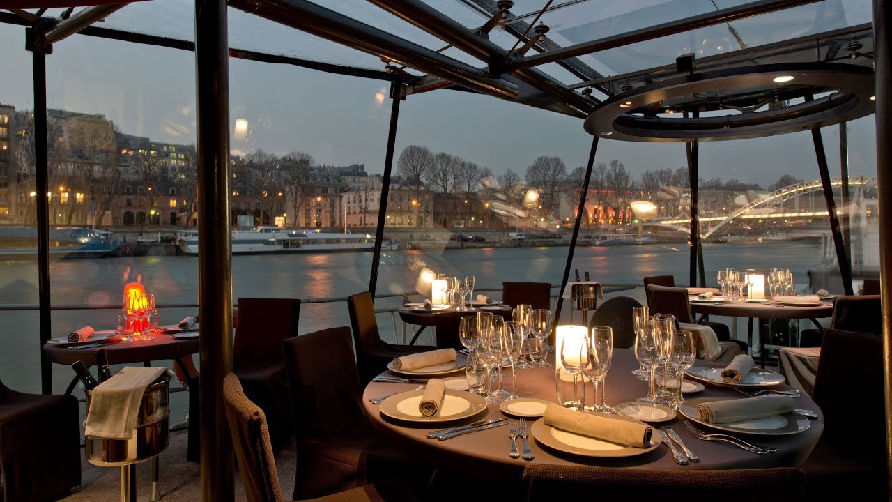 Romantic Dinner in Cruise at Paris