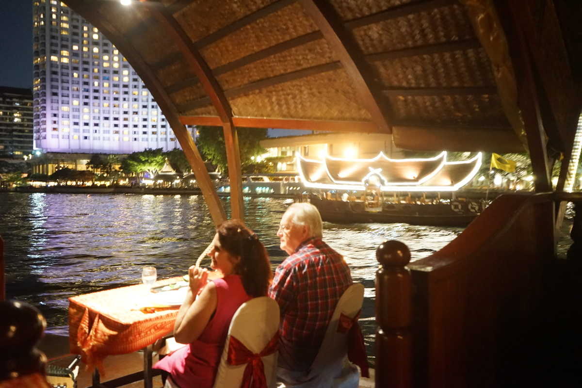 Romantic Dinner in Cruise
