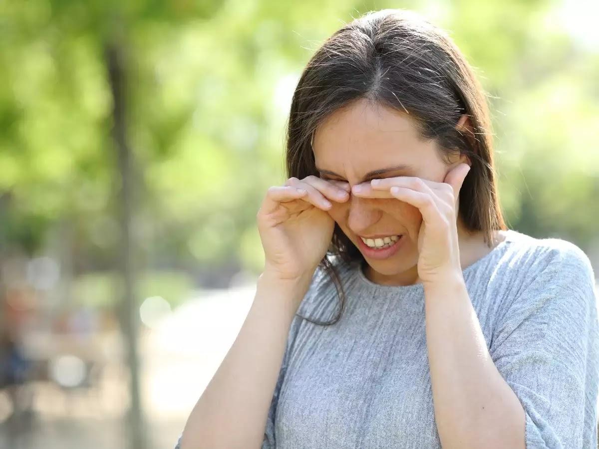 Do not rub eyes 