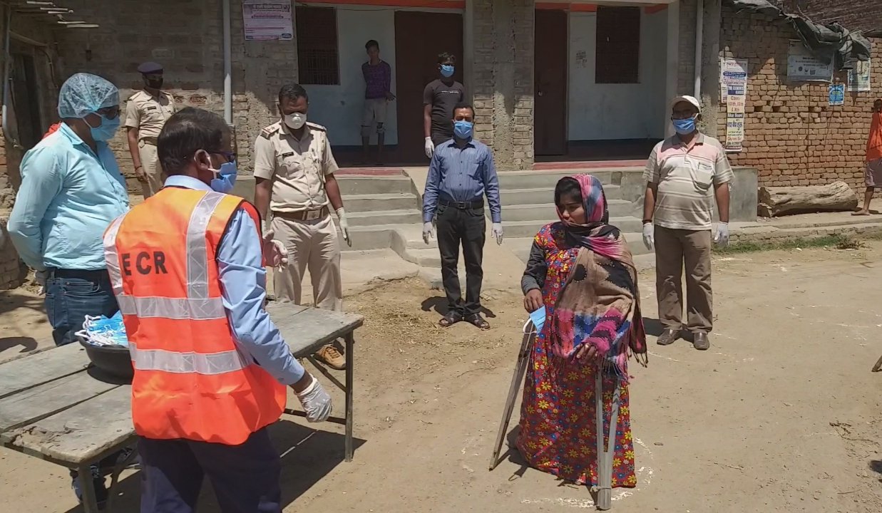 Indian Railways distributing goods in a village of Bihar Indian Railways adopt a Village in Bihar